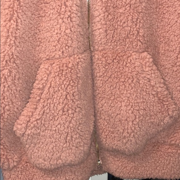 Pink fluffy jacket - Picture 3 of 4